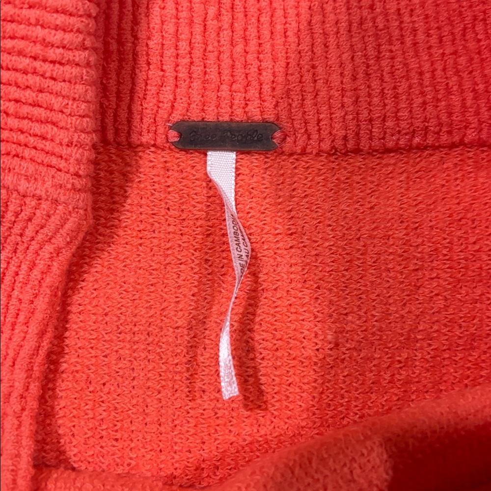 🆕 Free People
Ottoman Slouchy Tunic
Color Cherry Tomato
Womens Size XL - Picture 14 of 14